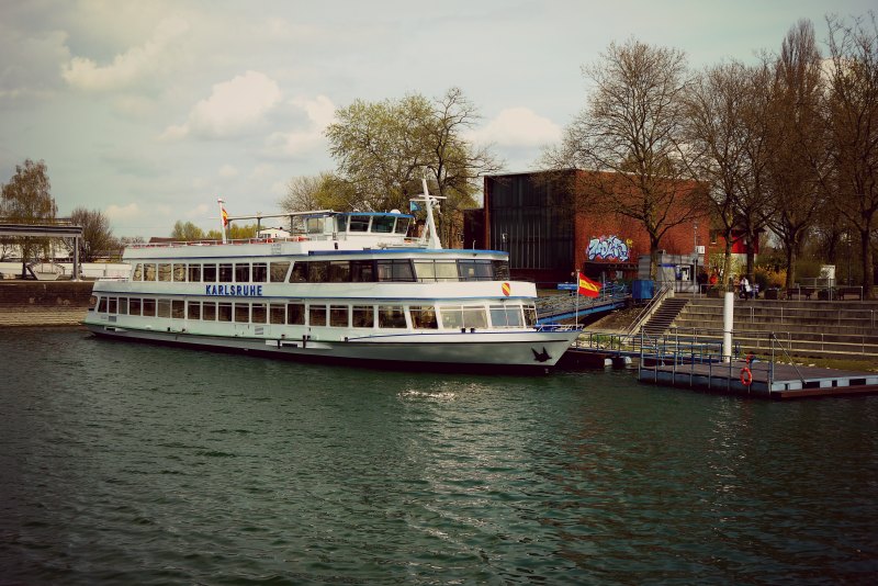 Schifffahrt auf dem Rhein mit der MS Karlsruhe