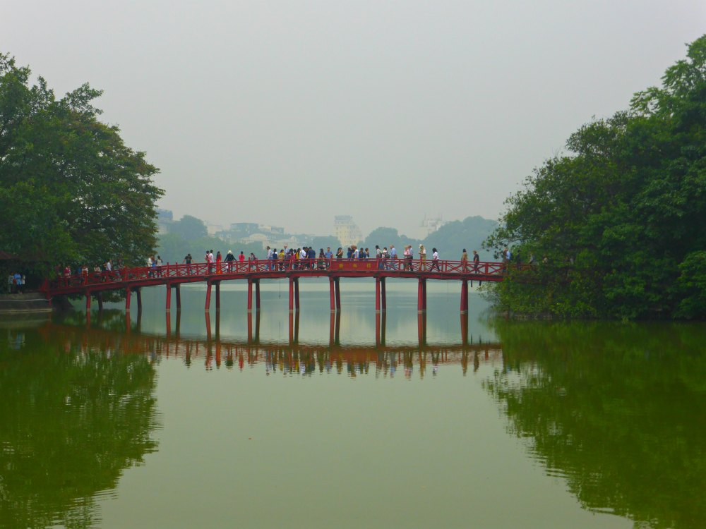 Vietnam: Brücke in Hanoi