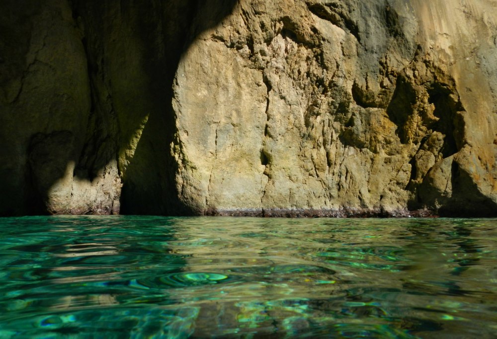 Schwimmend in die Blauen Grotten von Paxos