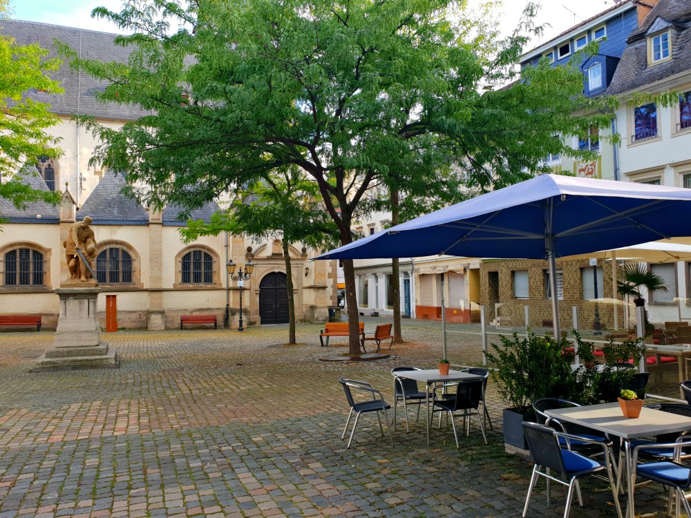 Eiermarkt in Bad Kreuznach und Terrasse des Hotel Michel Mort