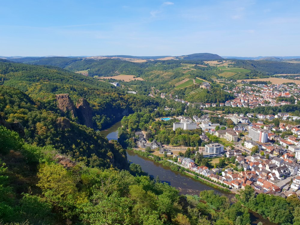 Blick auf das Nahetal und den Rheingrafenstein