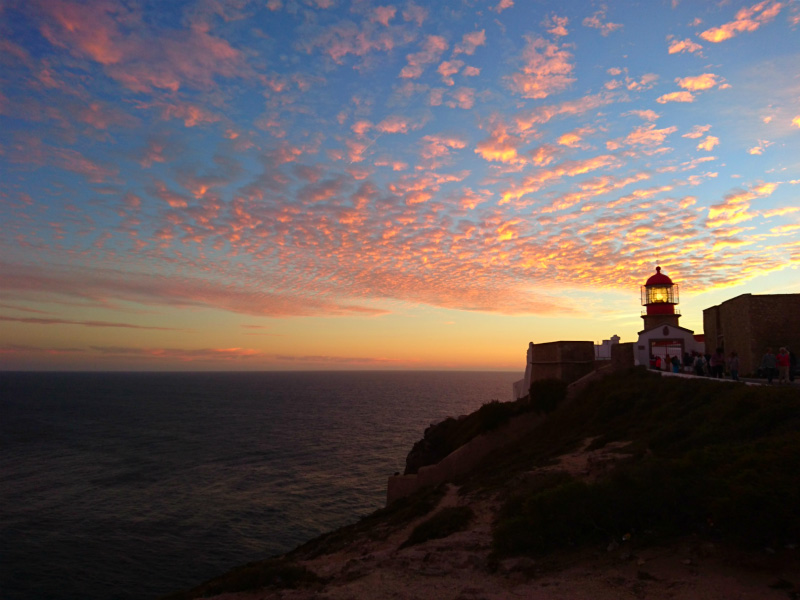 Sonnenuntergang am Leuchtturm Cabo de Sao Vicente an der Algarve