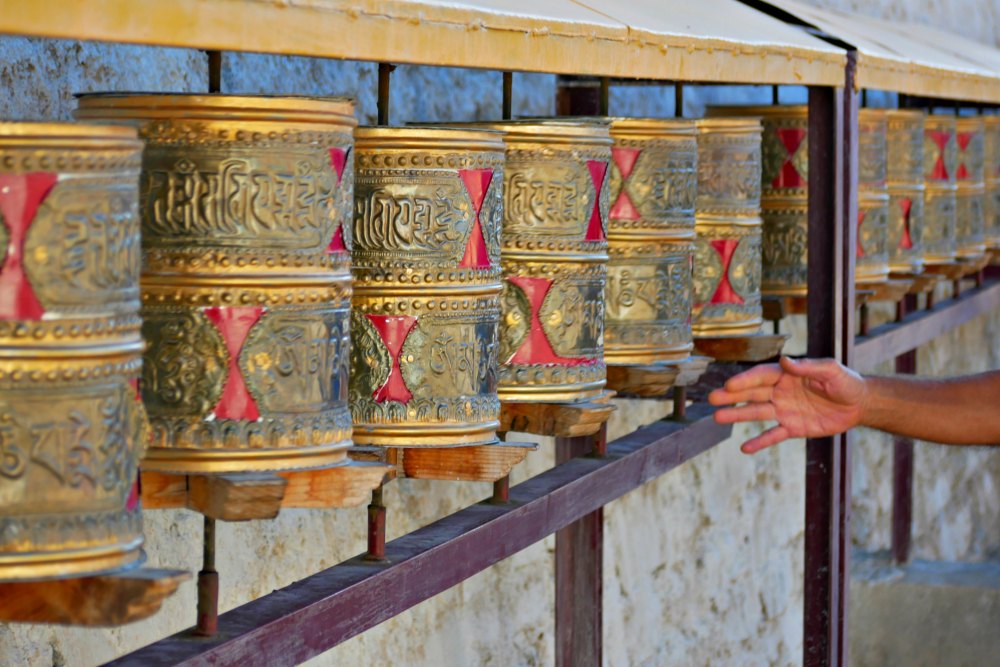 Gebetsmühlen im Lamayuru Kloster in Ladakh