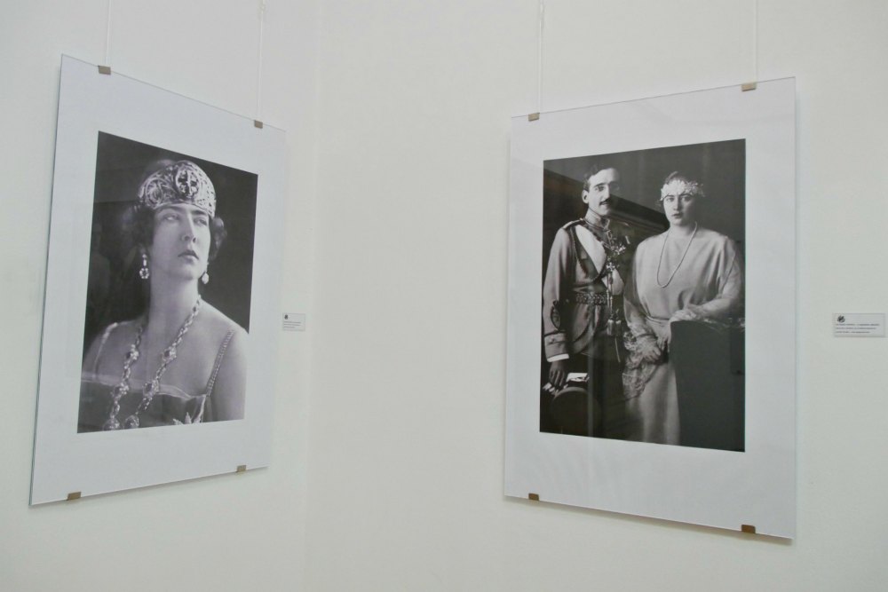 Museum im Haus von König Peter: Porträts der serbischen Königsdynastie