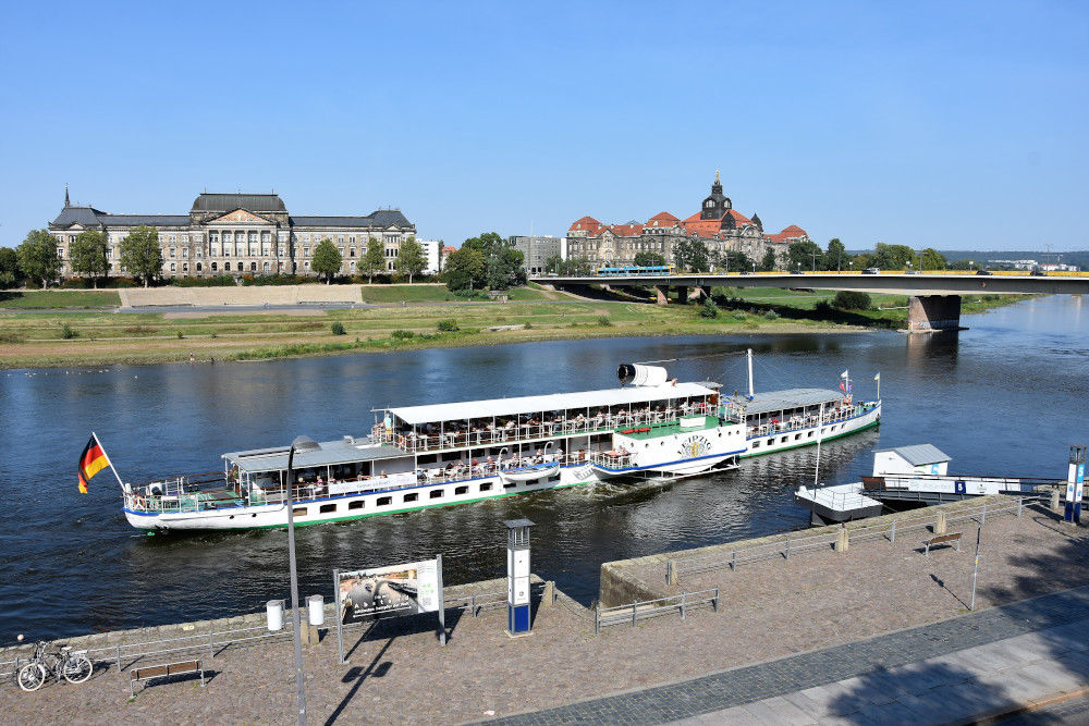 Dampfschifffahrt auf der Elbe bei Dresden | Bild: DieReiseEule