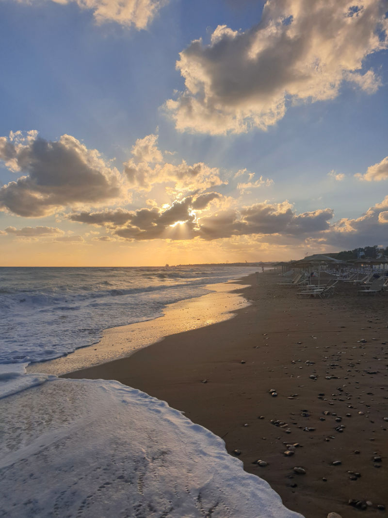 Kreta: Sonnenaufgang am Ammoudara Beach